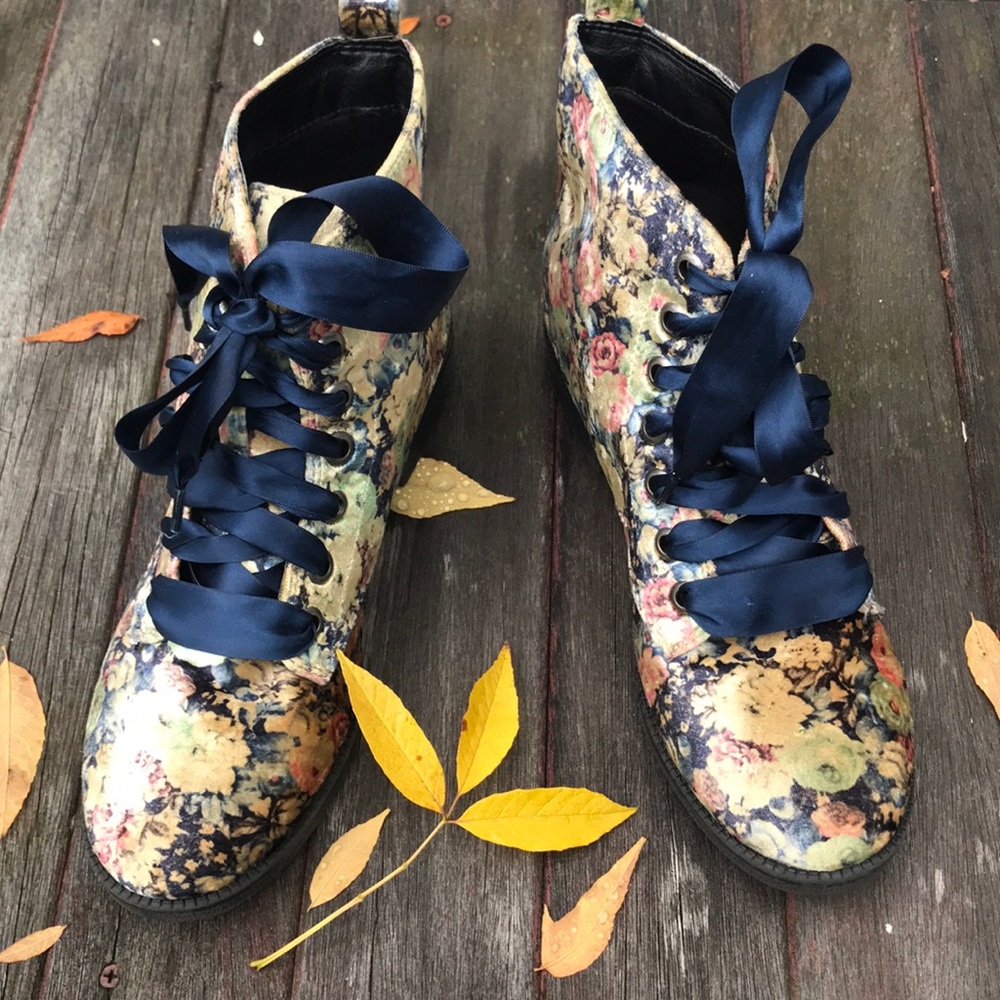 Dirty Laundry floral velvet combat style boots
